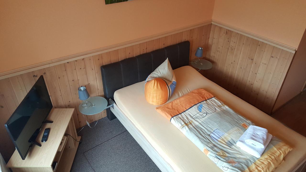 Hotel Und Gasthof "Sonneneck" Schalkau Екстериор снимка