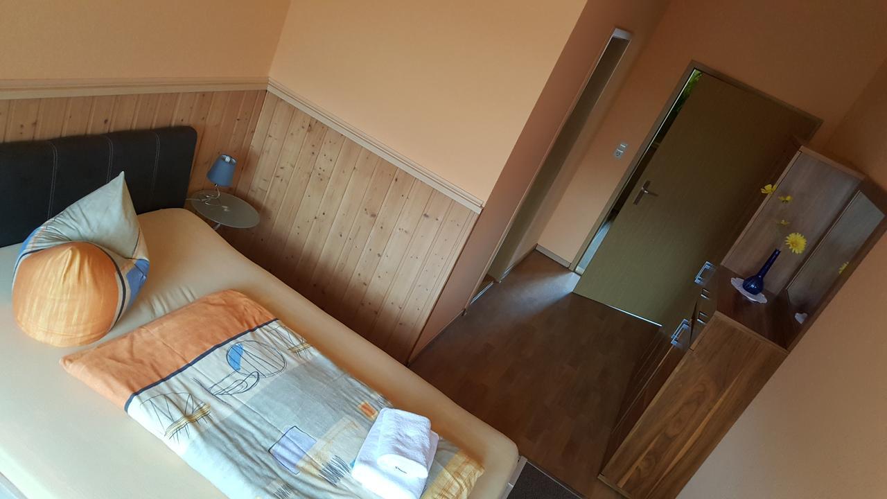 Hotel Und Gasthof "Sonneneck" Schalkau Екстериор снимка