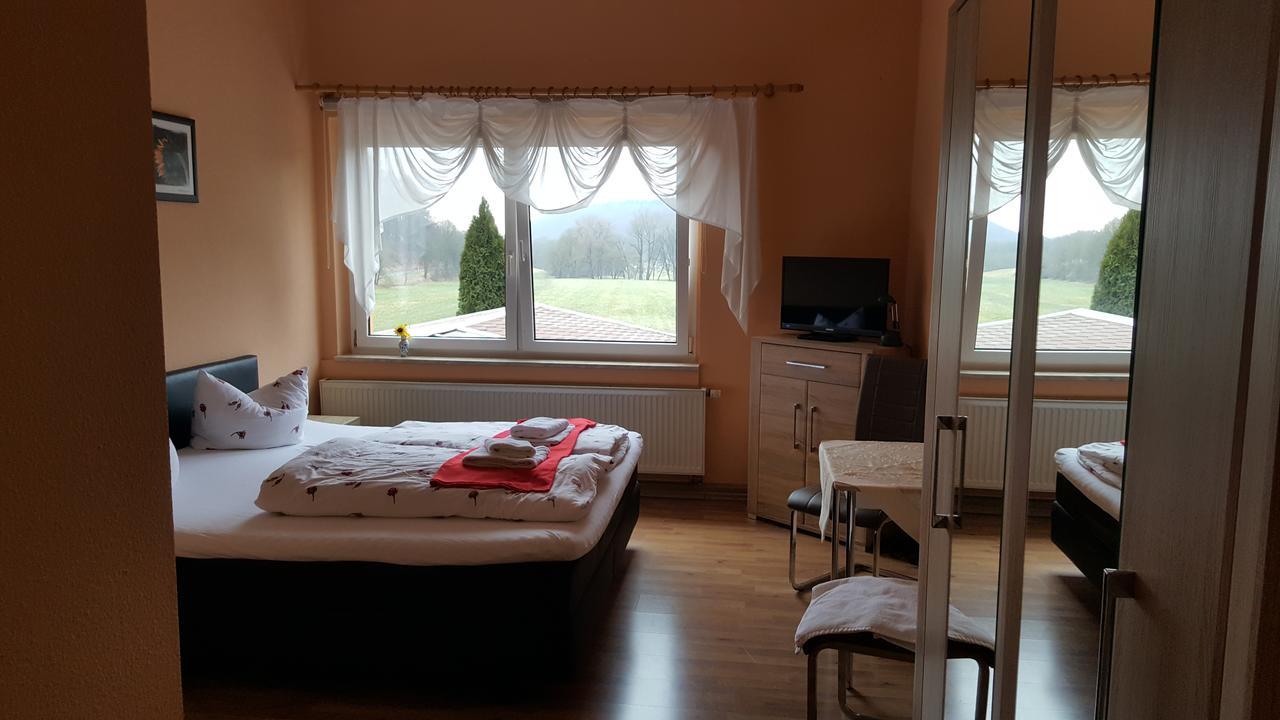 Hotel Und Gasthof "Sonneneck" Schalkau Екстериор снимка
